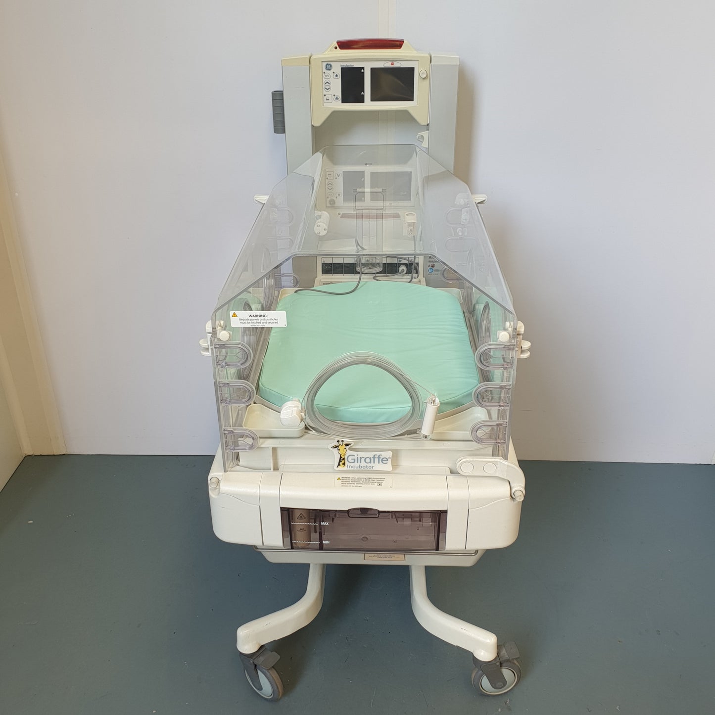 GE Giraffe Incubator 2074921-001-404758 [Used]