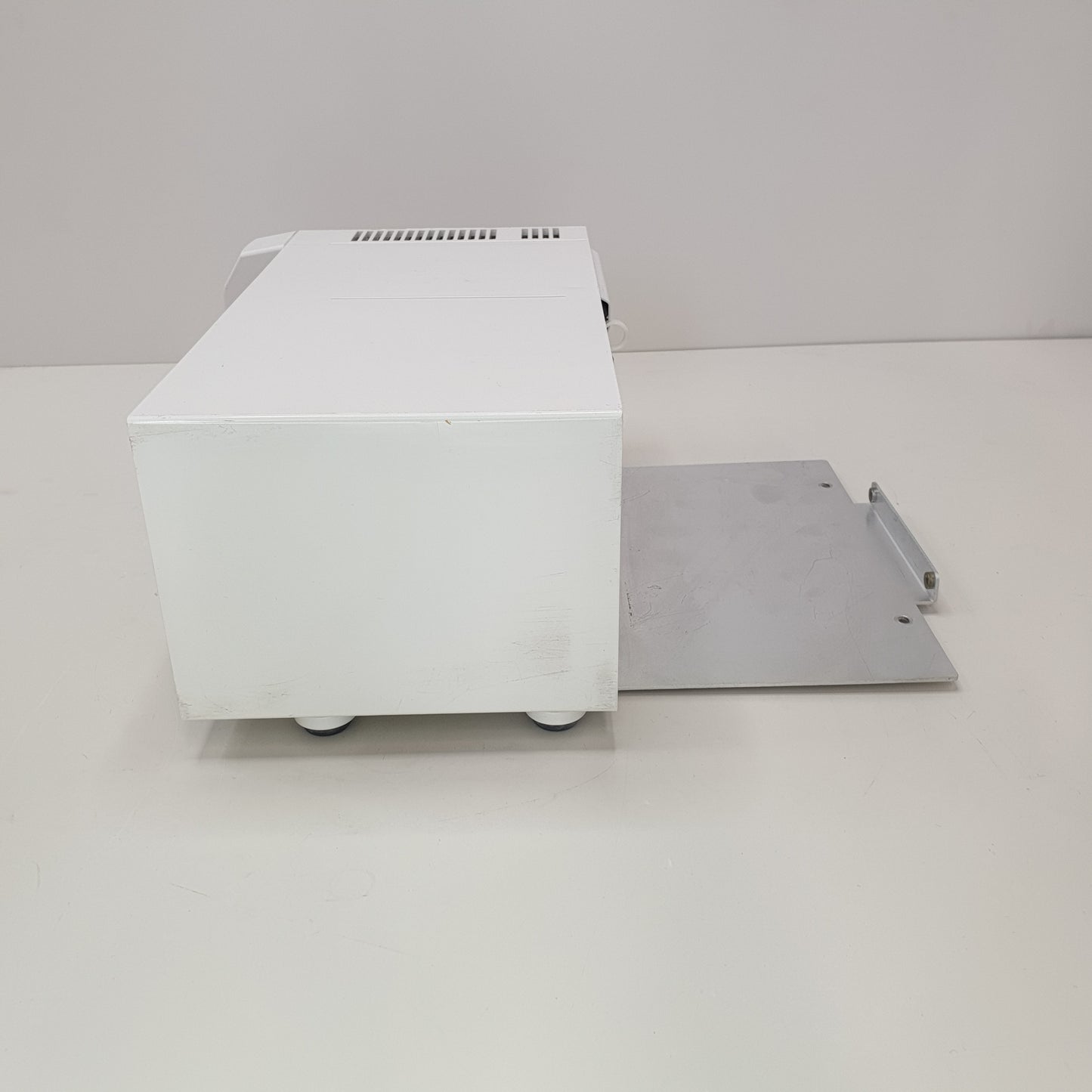 GE F7-01 Carescape 7 Slot Module Rack [Used]