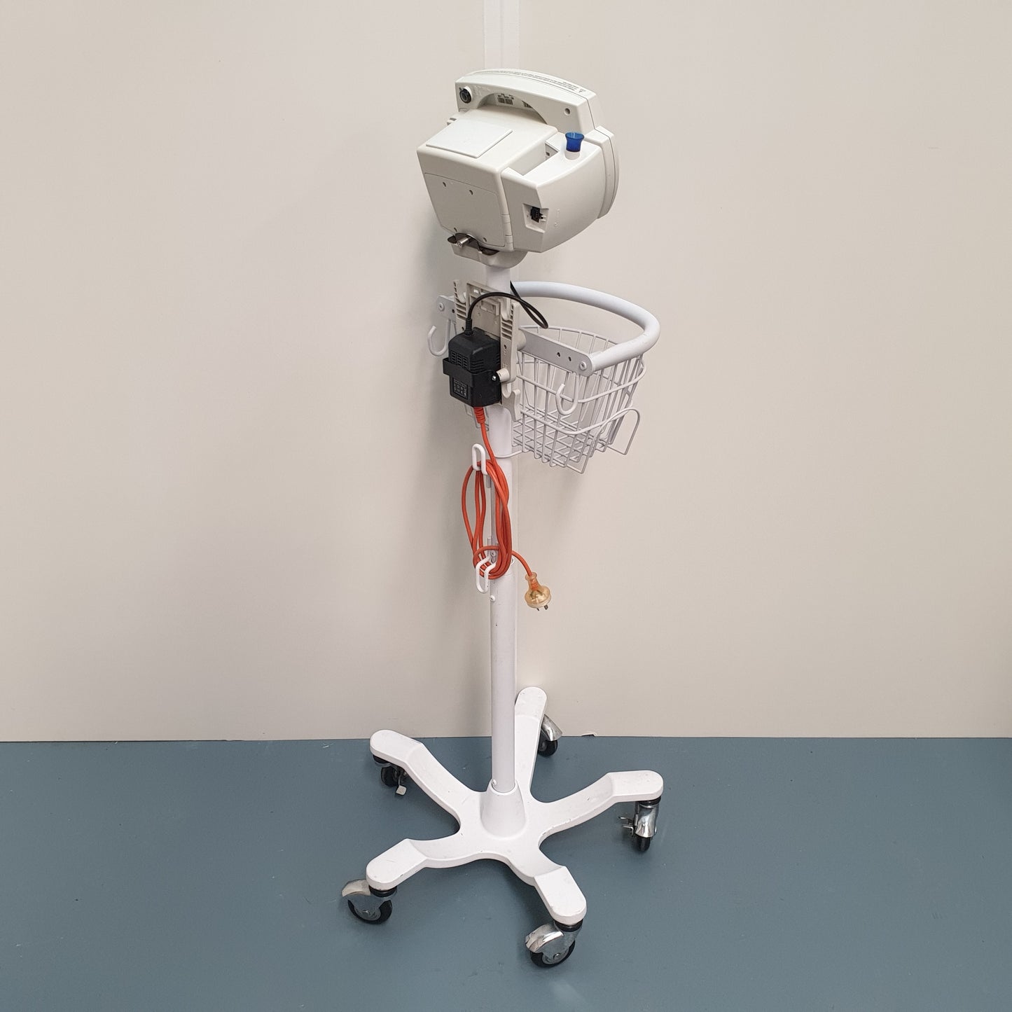 Welch Allyn Vital Signs Monitor 53NT0 [Used]