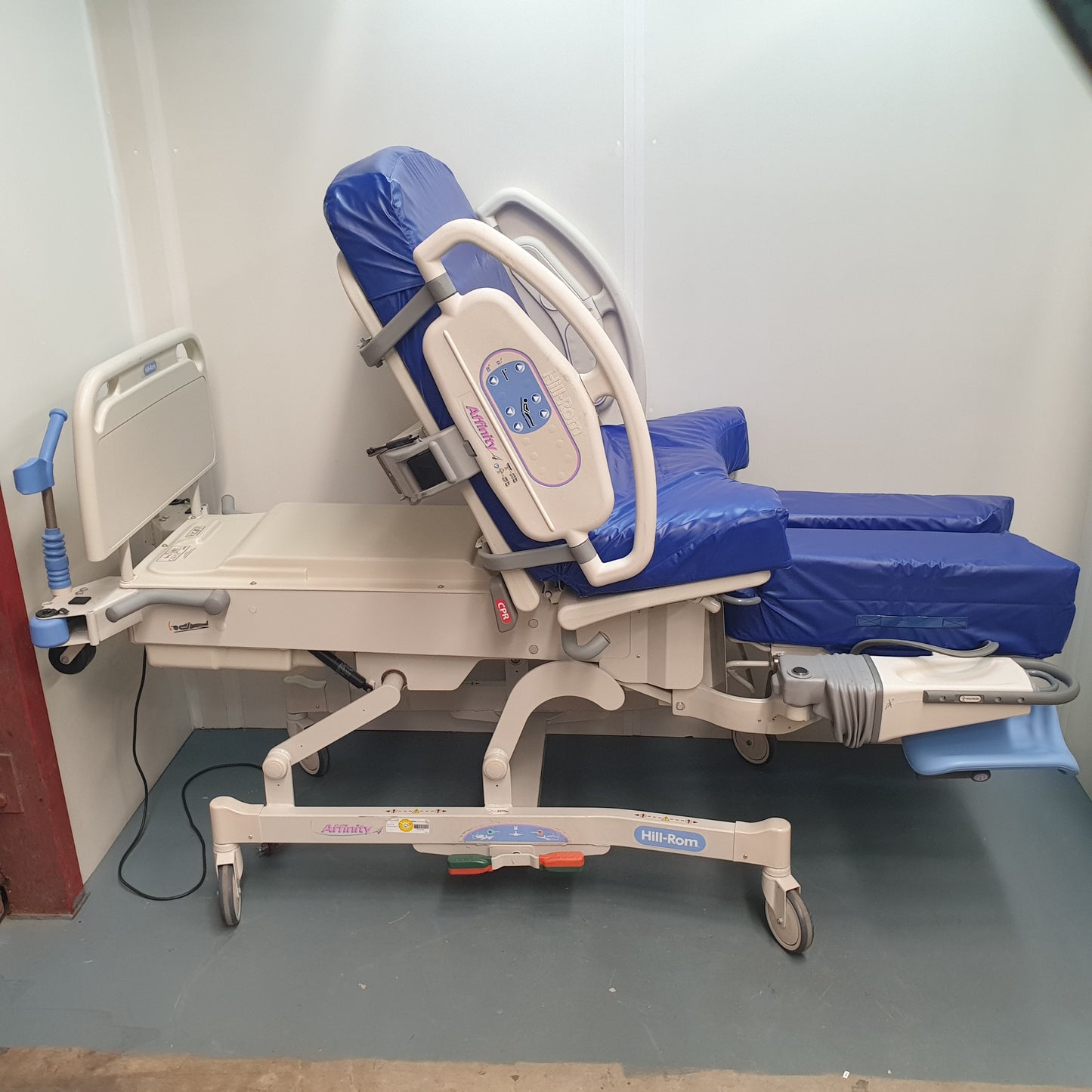 Hillrom Affinity 4 P3700 Birthing Bed [Used]