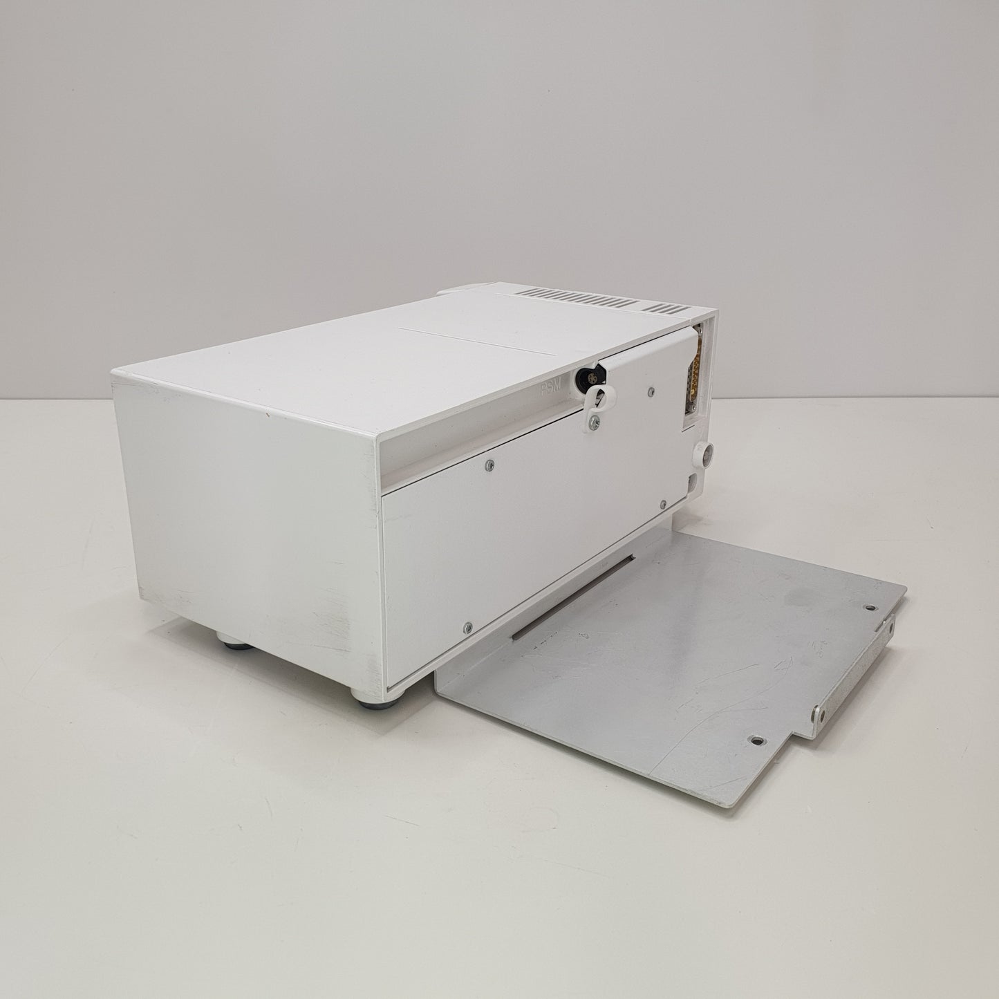 GE F7-01 Carescape 7 Slot Module Rack [Used]