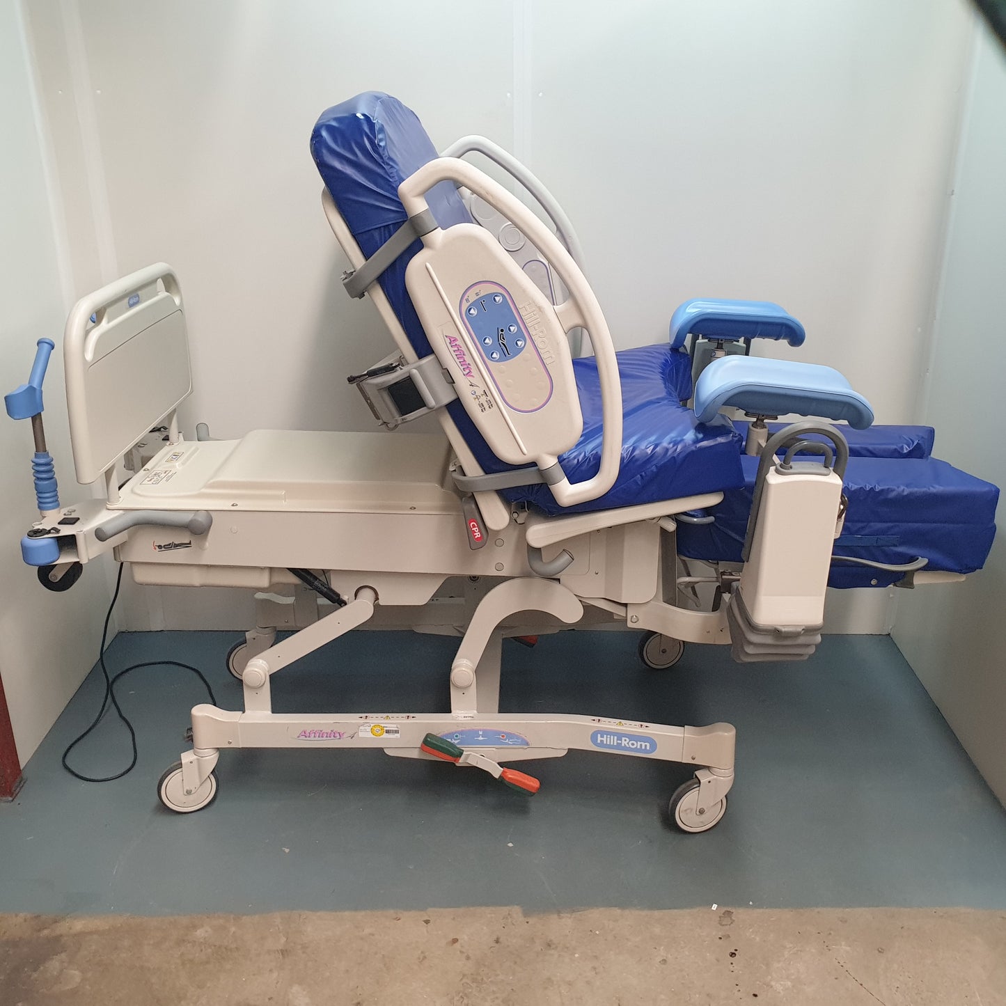 Hillrom Affinity 4 P3700 Birthing Bed [Used]