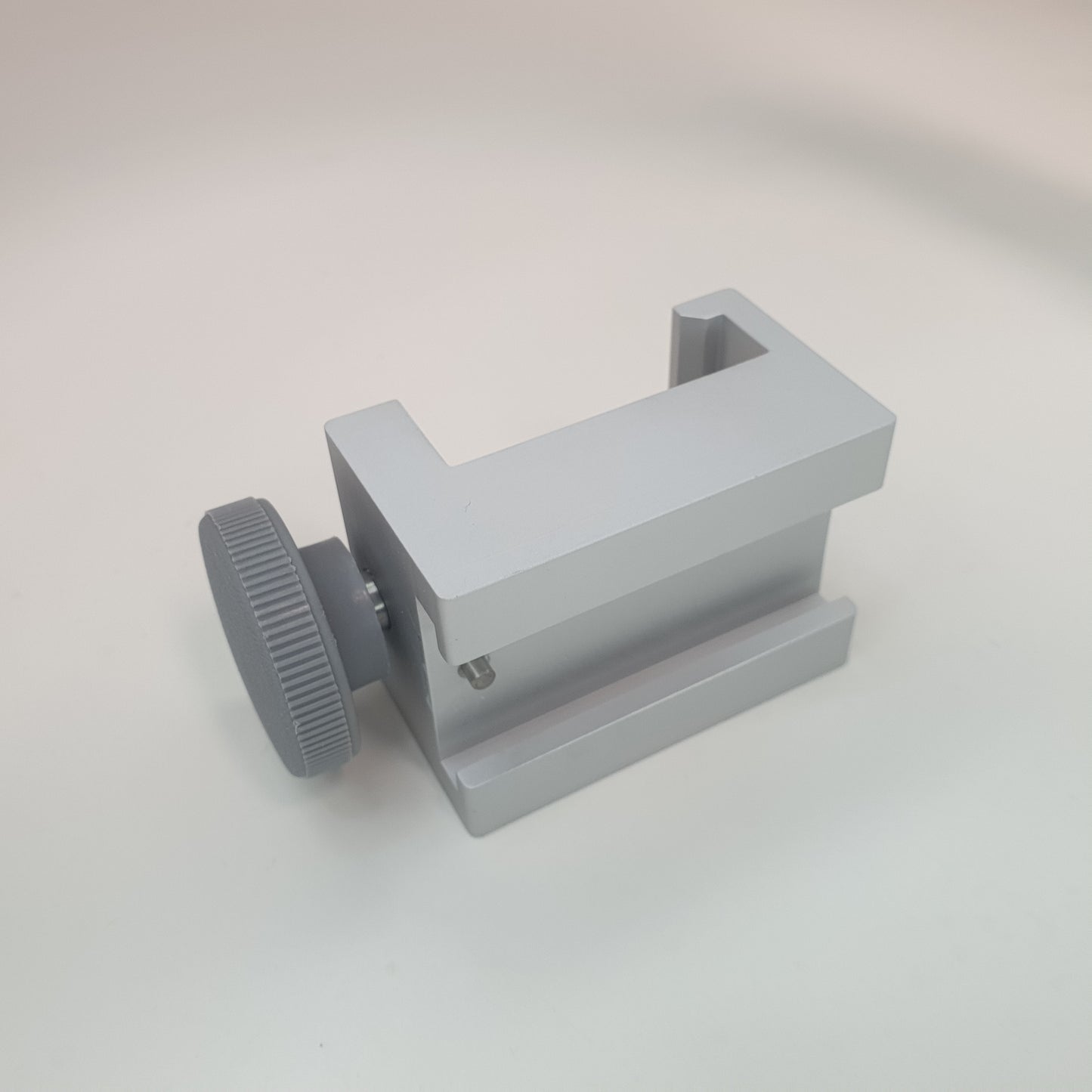 GE Adapter Medi-Rail Humidifier Mount Mechanical M1165134 [New/Unused]