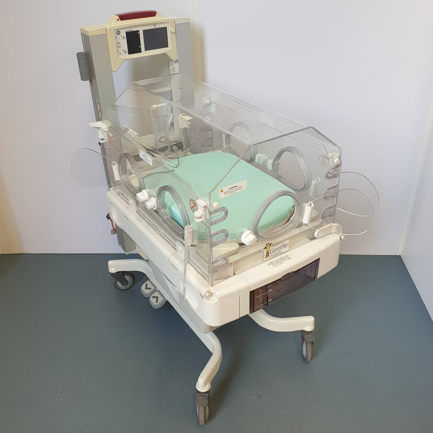 GE Giraffe Incubator 2074921-001-404758 [Used]