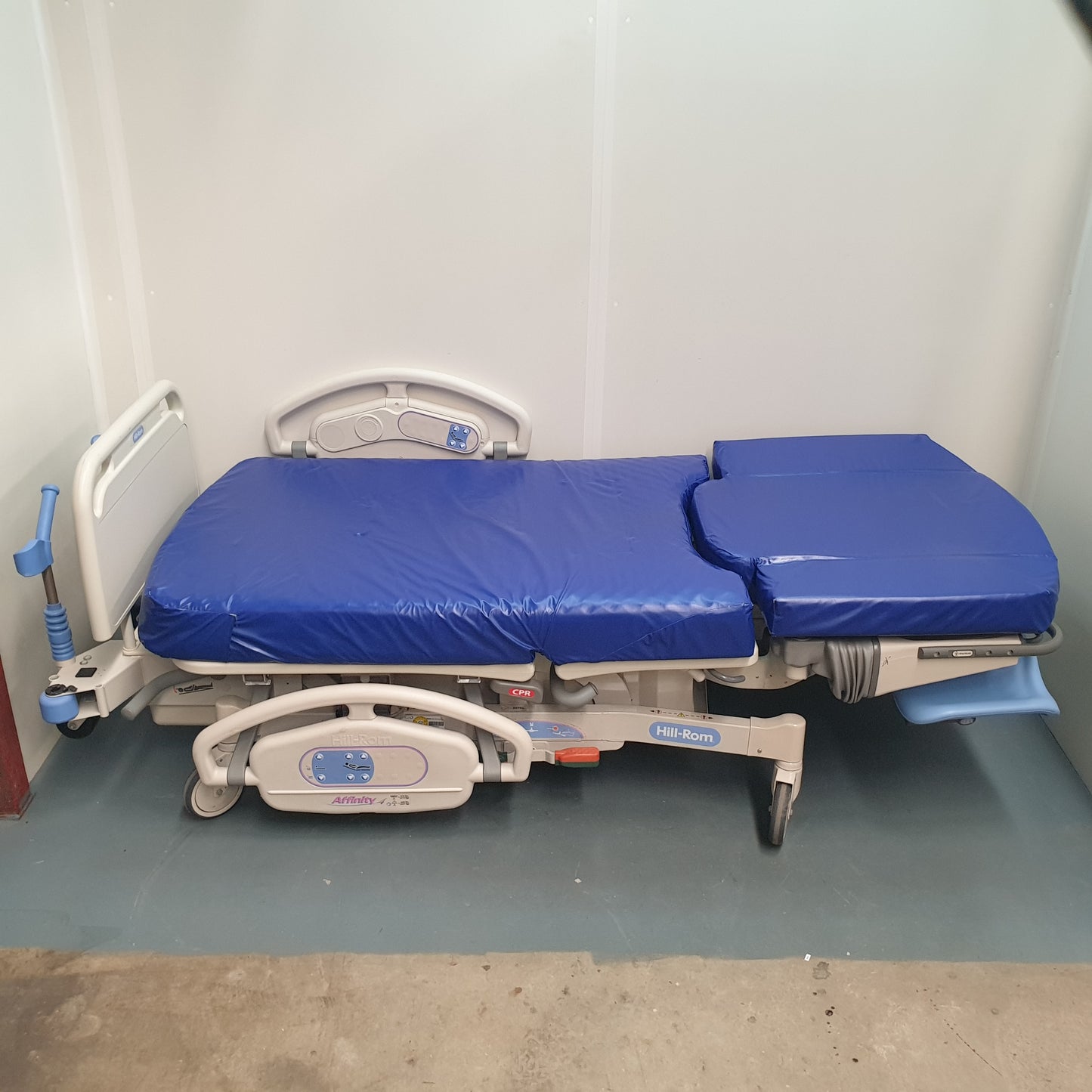 Hillrom Affinity 4 P3700 Birthing Bed [Used]