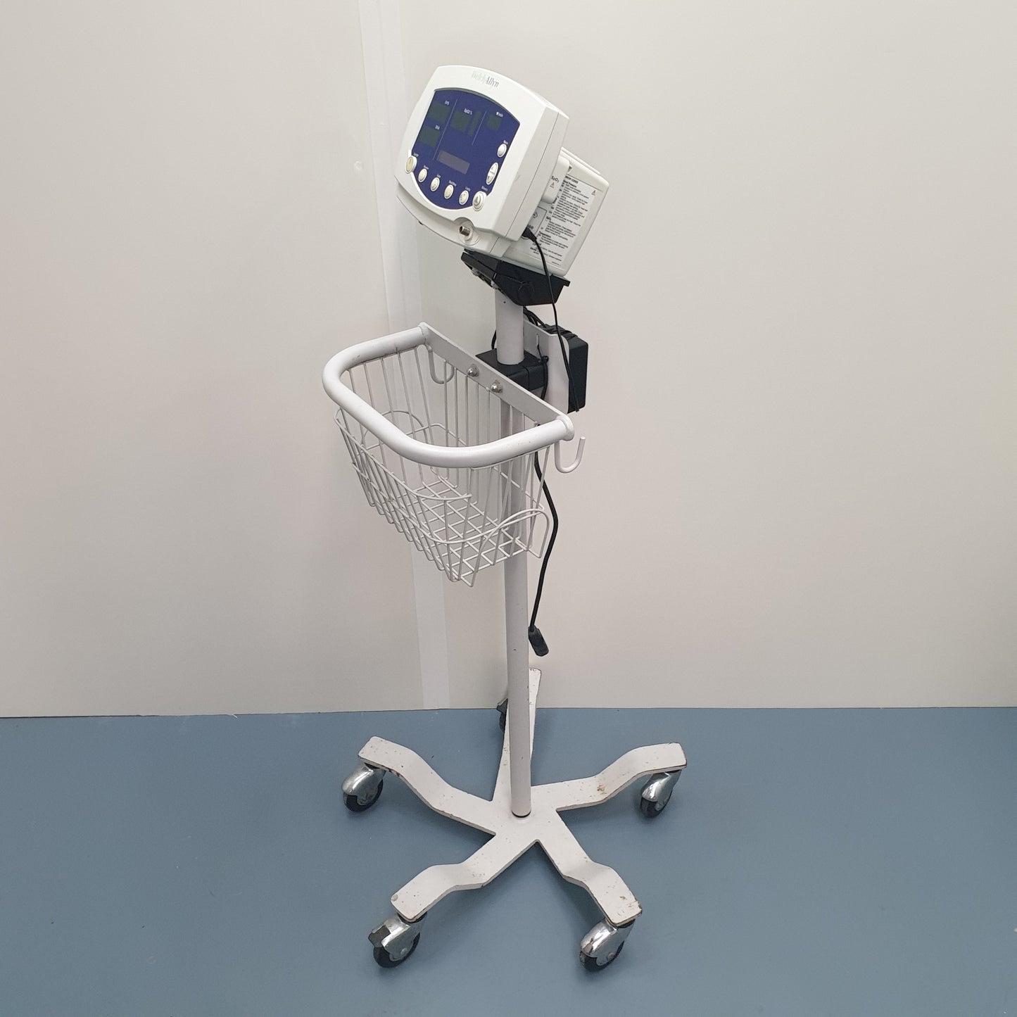 Welch Allyn Vital Signs Monitor 53N00 [Used]